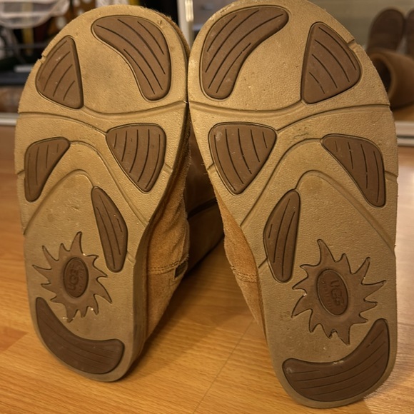 Ugg Australia, knee-high zip boots. Women’s size US 8 in Chestnut - Picture 2 of 10